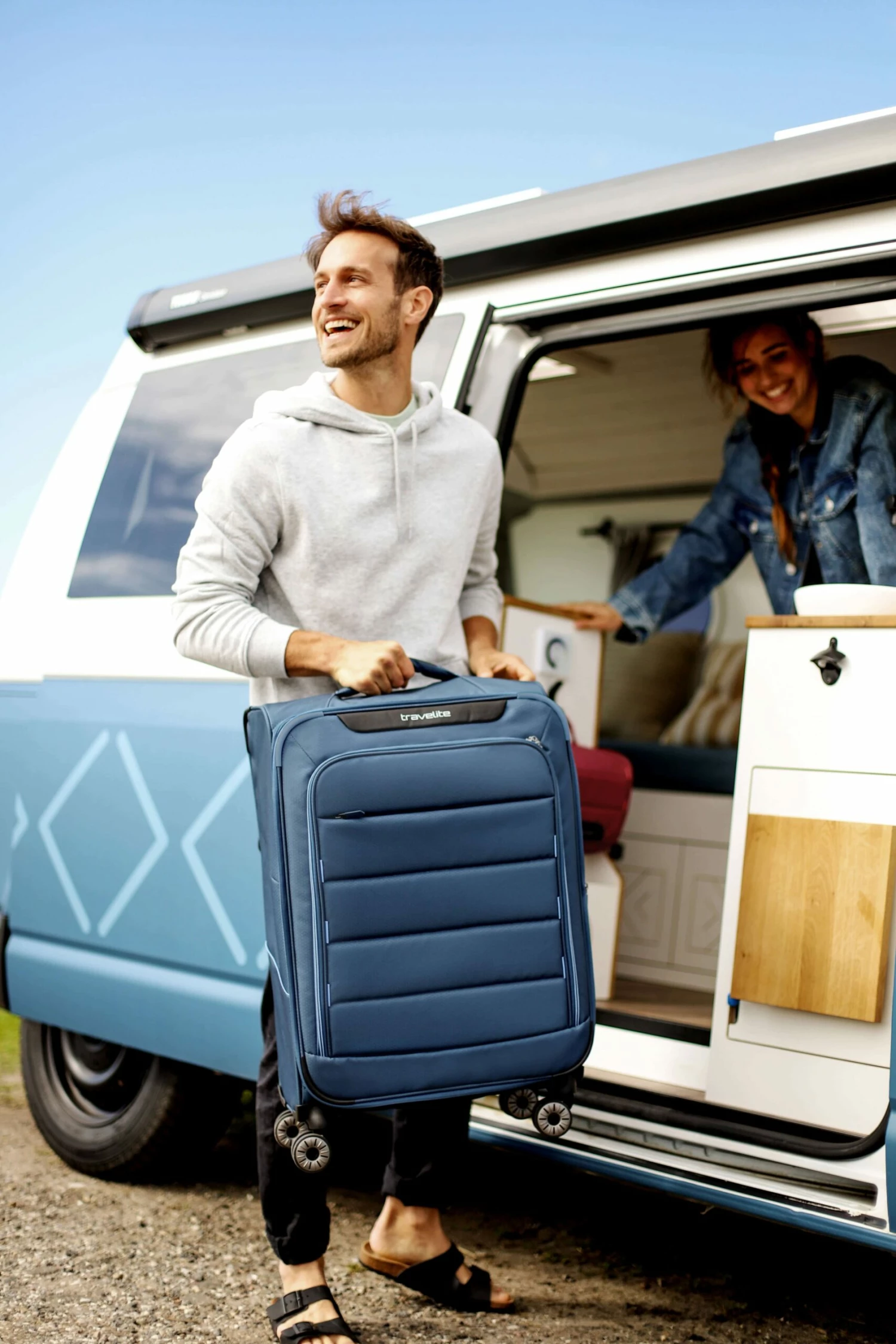 Travelite Skaii 4-Rollen Trolley S 55 Cm Panoramablau 4 Travelite Skaii 4-Rollen Trolley S 55 Cm Panoramablau – Bild 2